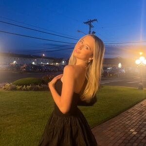 Meet your Posher, Mia